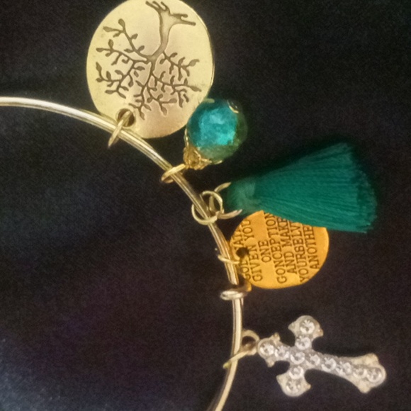 Crystal cross with tree of life charm bracelet expandable gold tone - Picture 2 of 5